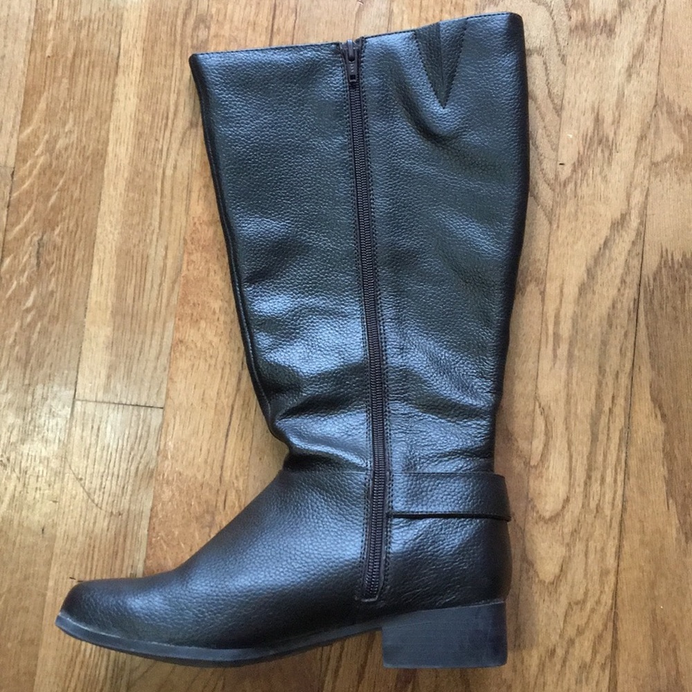Brown Boots - Picture 2 of 6